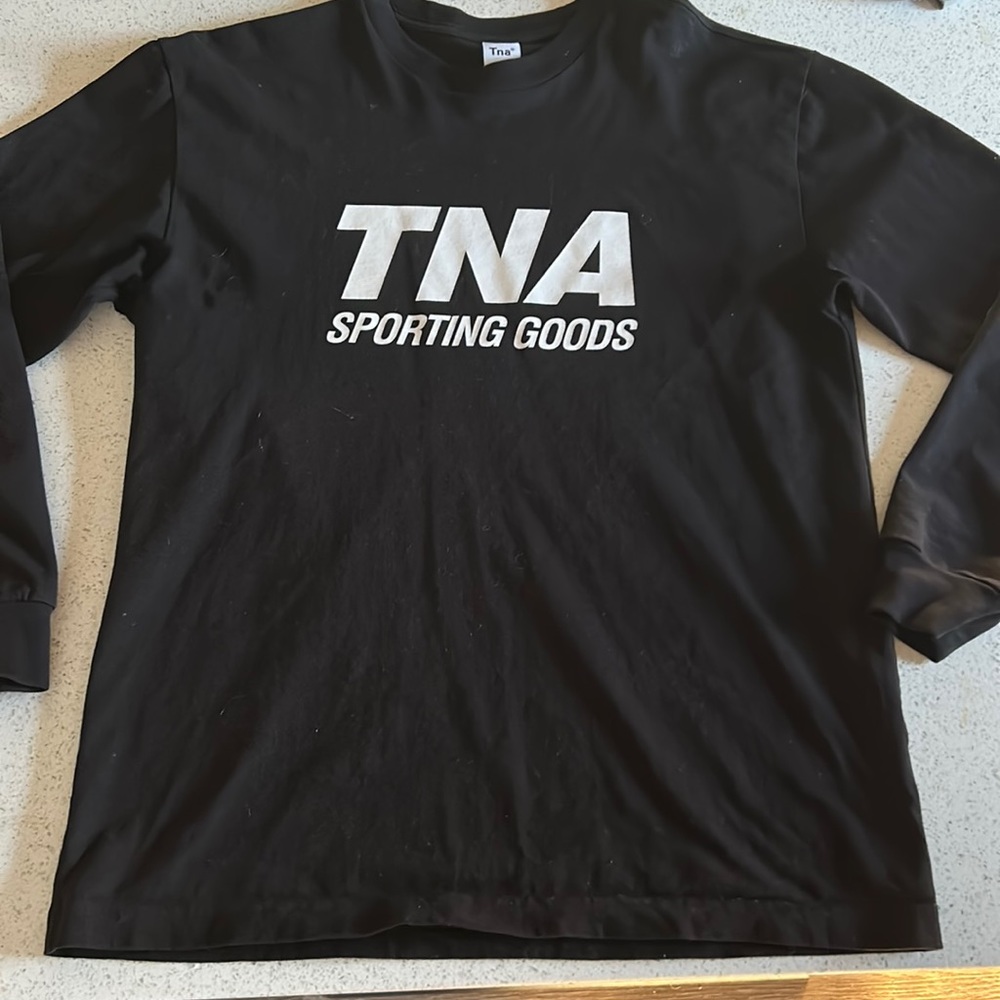 Aritzia TNA cotton long sleeve